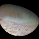 Imagen de Triton, la luna de Titan, capturada por la sonda Voyager 2
Imagen: NASA/JPL/USGS